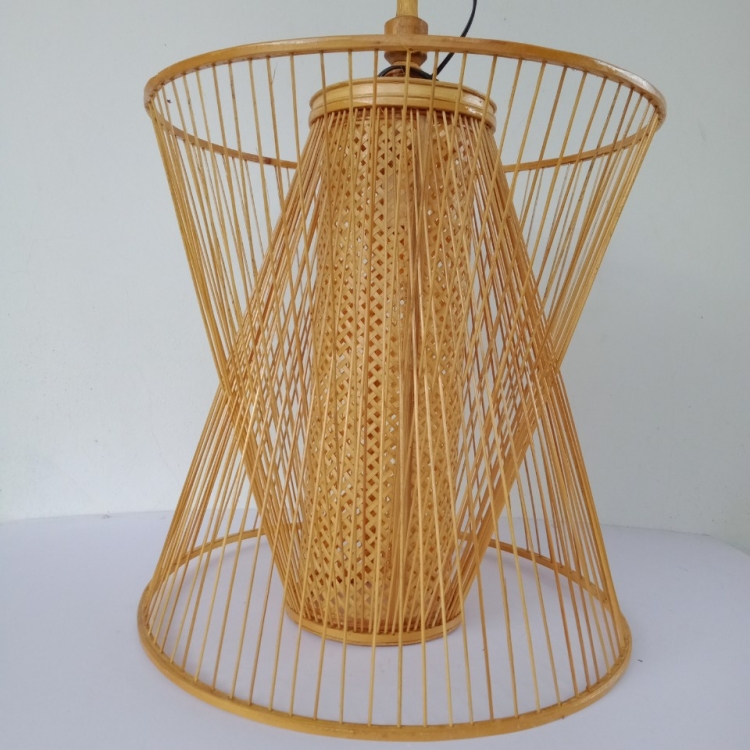 Ảnh của Đèn Xâu Chéo Bao La