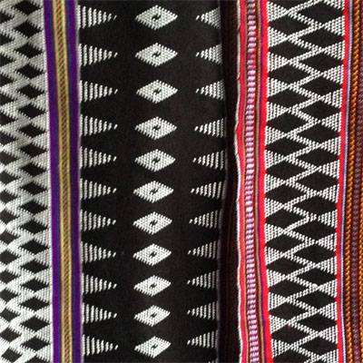 Ảnh của Vải thổ cẩm Dzèng A Lưới, Huế (70cm x 3m)